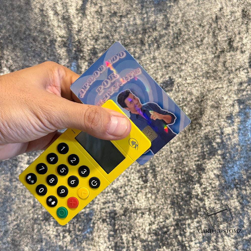 APROBADO POR CHAYANNE STICKER DE VINIL HOLOGRÁFICO PARA TARJETAS