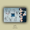 BTS AUTOGRAFOS STICKER DE VINIL HOLOGRÁFICO PARA TARJETAS
