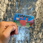 COBRATE PATRICIO STICKER DE VINIL HOLOGRÁFICO PARA TARJETAS