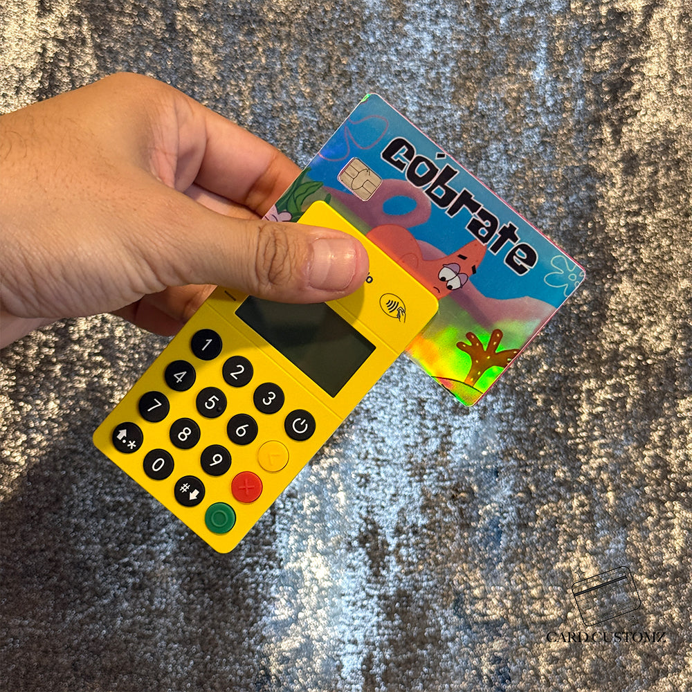 COBRATE PATRICIO STICKER DE VINIL HOLOGRÁFICO PARA TARJETAS
