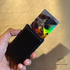 EL CULPABLE DE MIS GASTOS STICKER DE VINIL HOLOGRÁFICO PARA TARJETAS