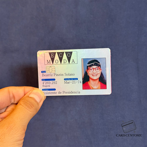 BETTY LA FEA ECOMODA STICKER DE VINIL HOLOGRÁFICO PARA TARJETAS