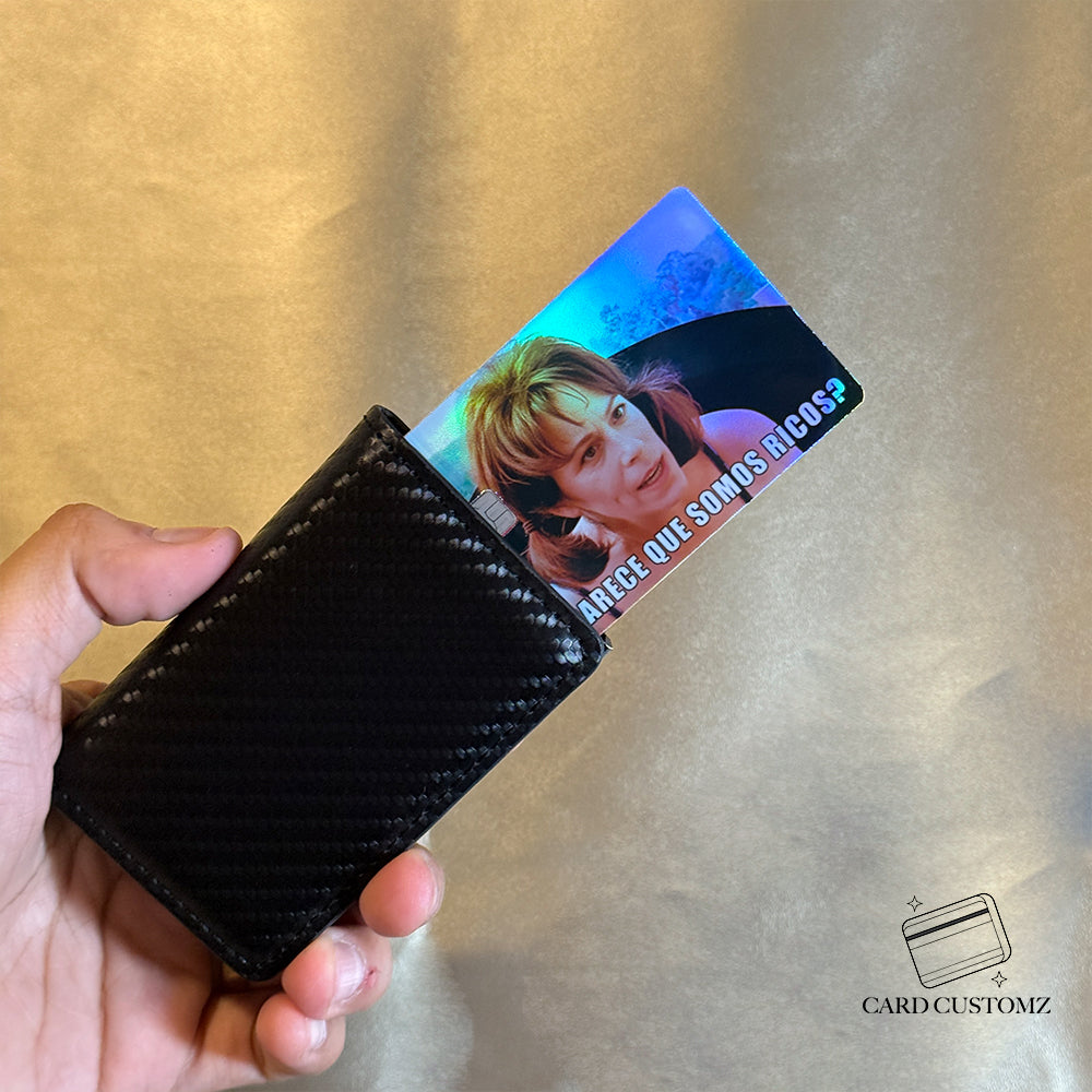 TE PARECE QUE SOMOS RICOS LOIS STICKER DE VINIL HOLOGRÁFICO PARA TARJETAS